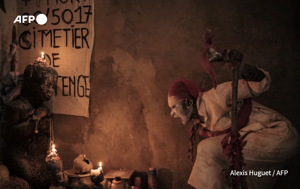 AFP picture by Alexis Huguet - Voodoo wrestling in Kinshasa