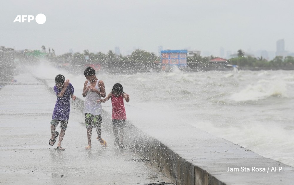 AFP picture by Jam Sta Rosa - Children at Navotas in Manila